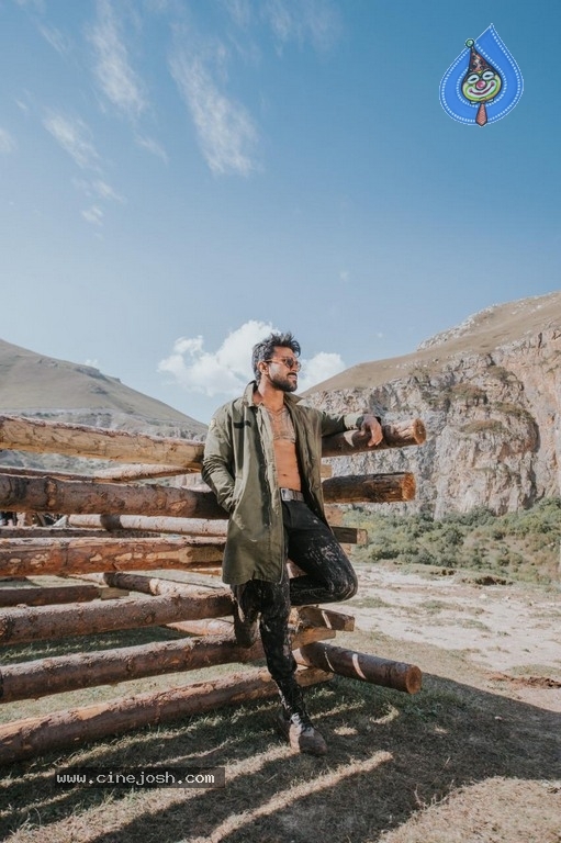 Vinaya Vidheya Rama Movie Working Stills - 5 / 9 photos