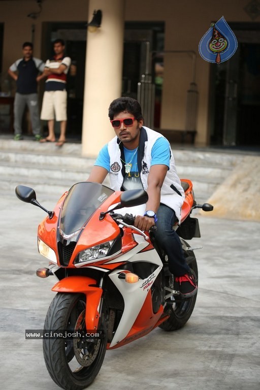 Vinodam 100 Percent Movie New Stills - 17 / 31 photos