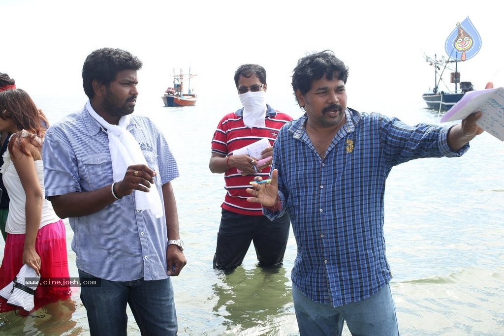 Vinodam 100 Percent Movie Stills - 25 / 30 photos