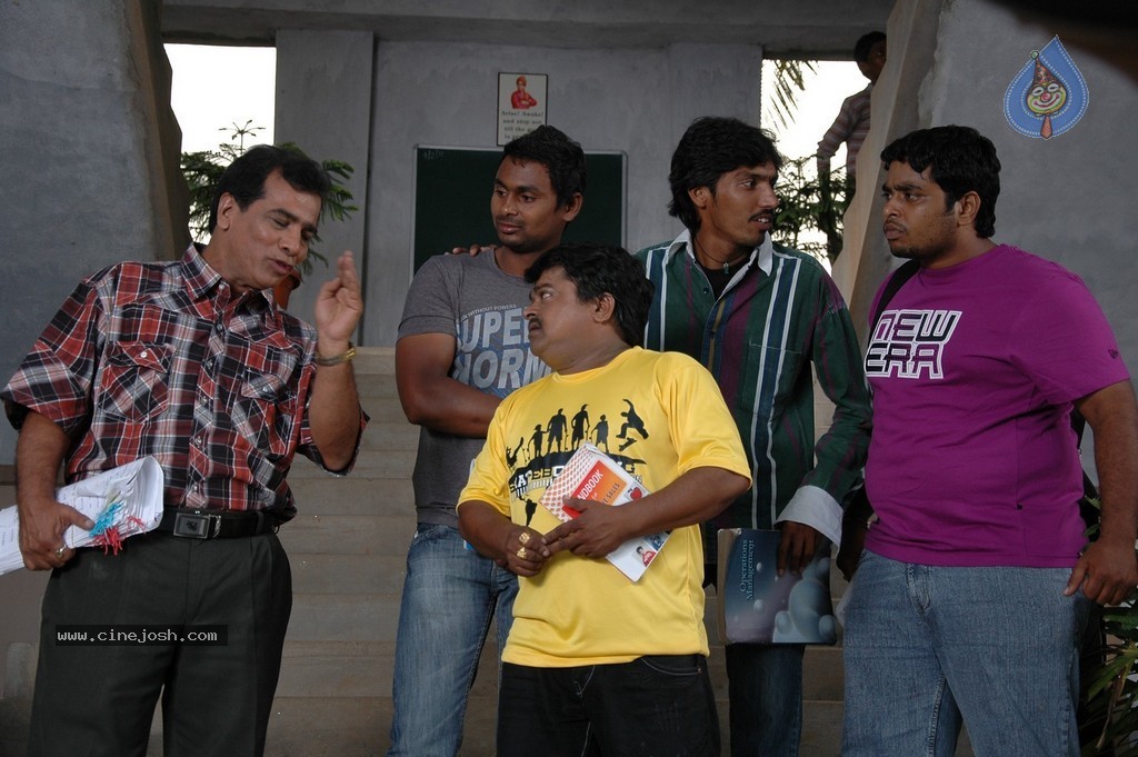 Vinuravema Movie Stills - 80 / 95 photos