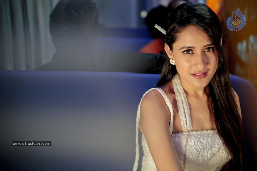 Dega Movie New Stills - 33 / 67 photos