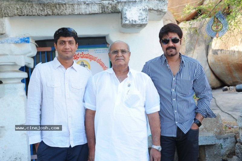 Virodhi Movie New Stills - 59 / 97 photos