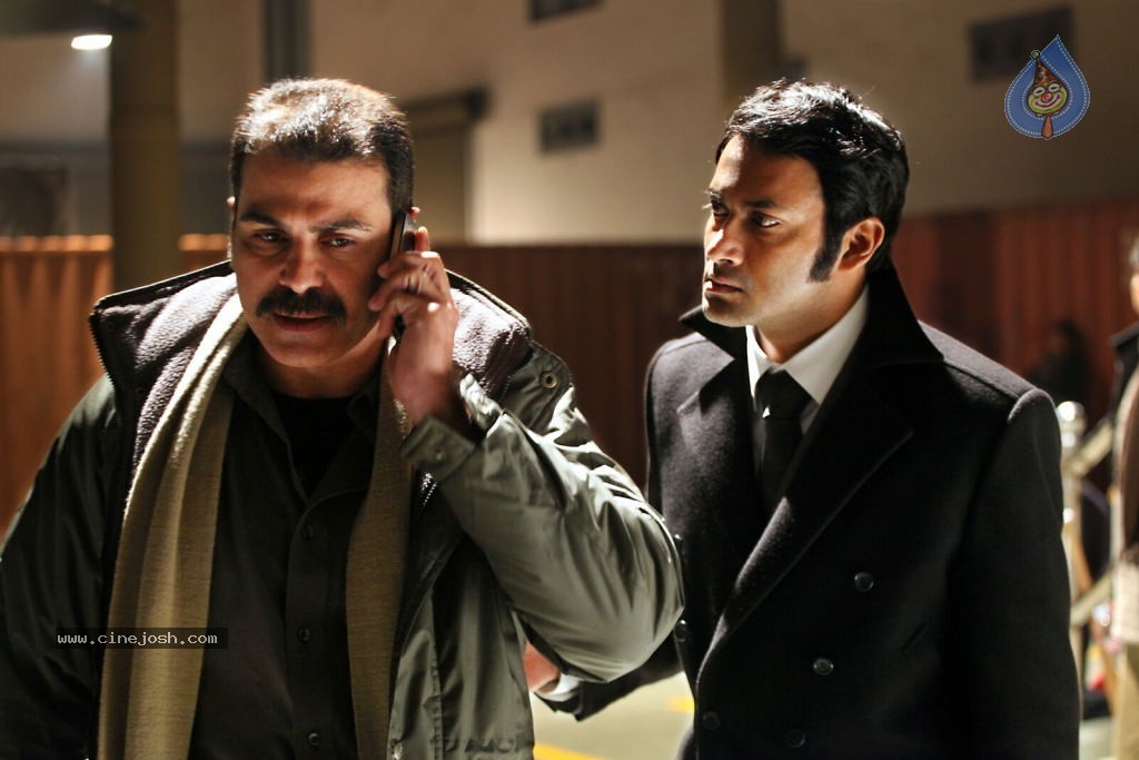 Viswaroopam Stills n Wallpapers - 40 / 42 photos