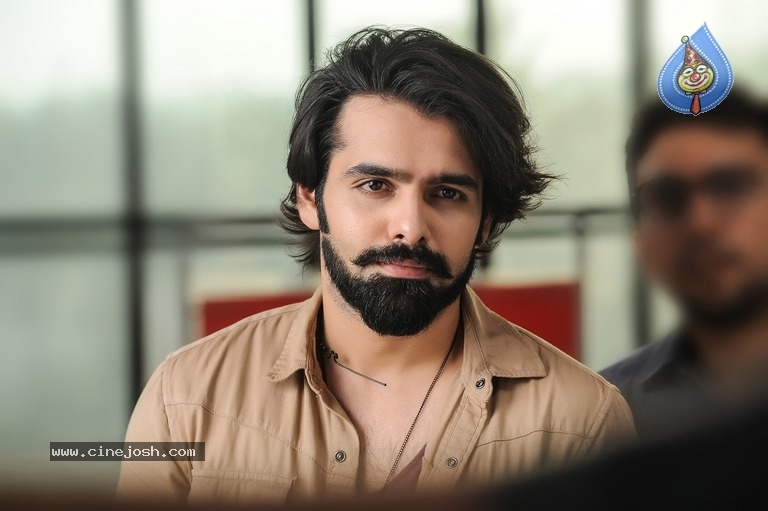 Vunnadi Okate Zindagi Movie Stills - 2 / 8 photos