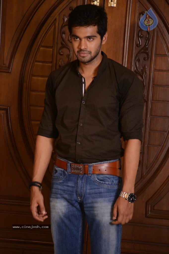 Weekend Love Movie New Stills - 23 / 31 photos