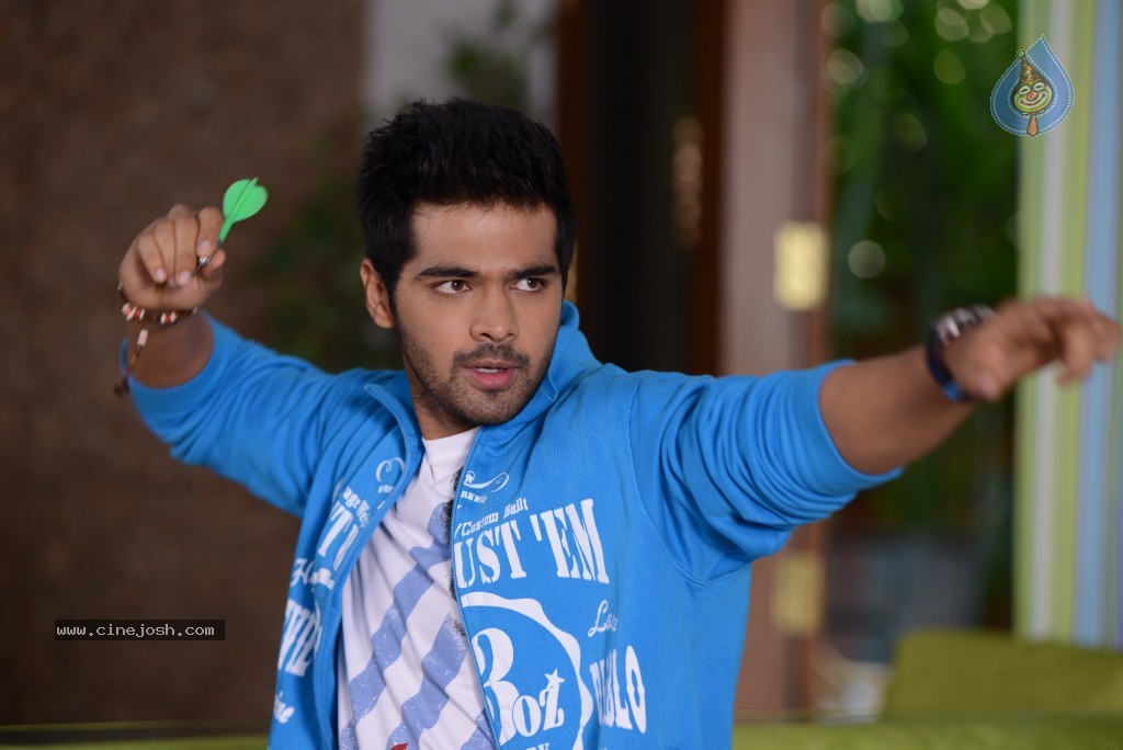 Weekend Love Movie Stills - 5 / 14 photos