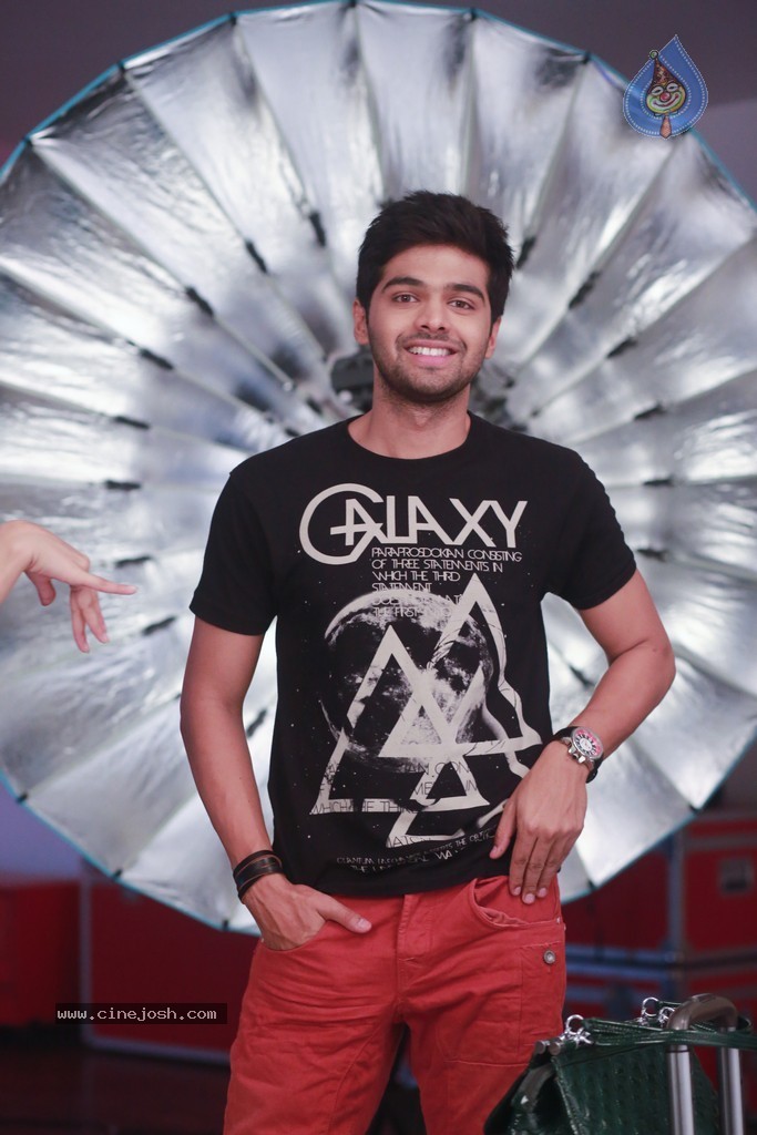 Weekend Love Movie Stills - 27 / 40 photos