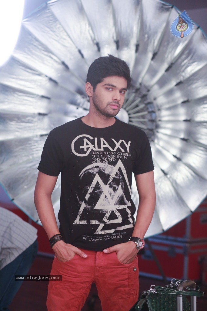 Weekend Love Movie Stills - 37 / 40 photos