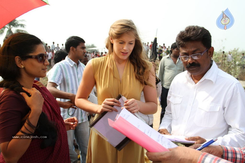 Welcome Obama Movie Hot Stills - 52 / 83 photos