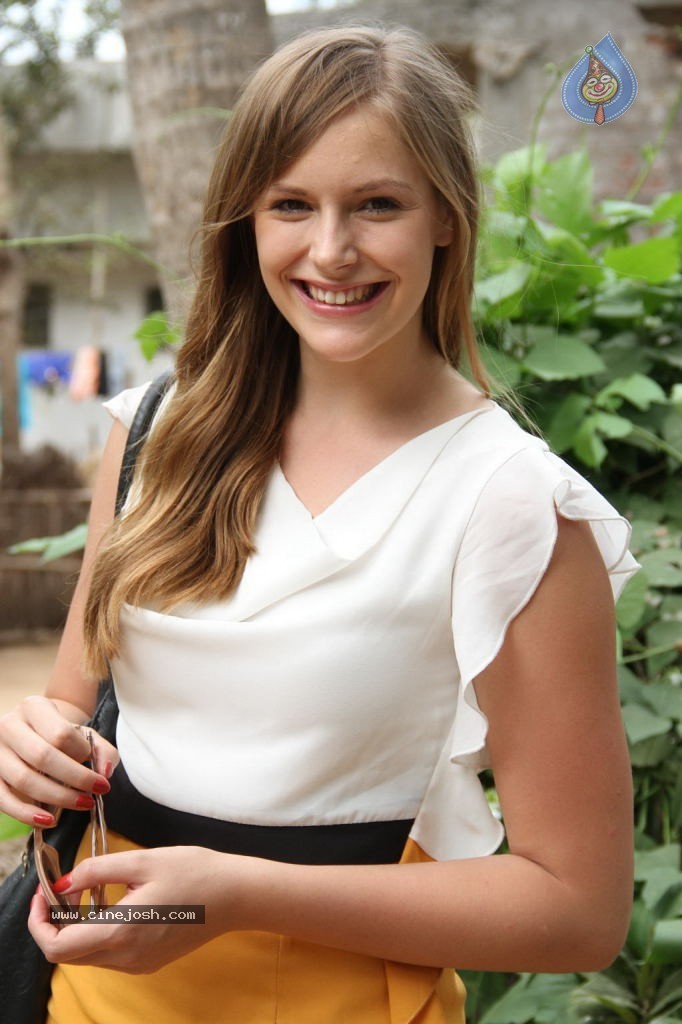 Welcome Obama Movie Hot Stills - 56 / 83 photos