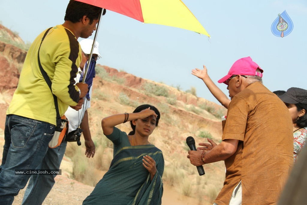 Welcome Obama Movie Hot Stills - 82 / 83 photos