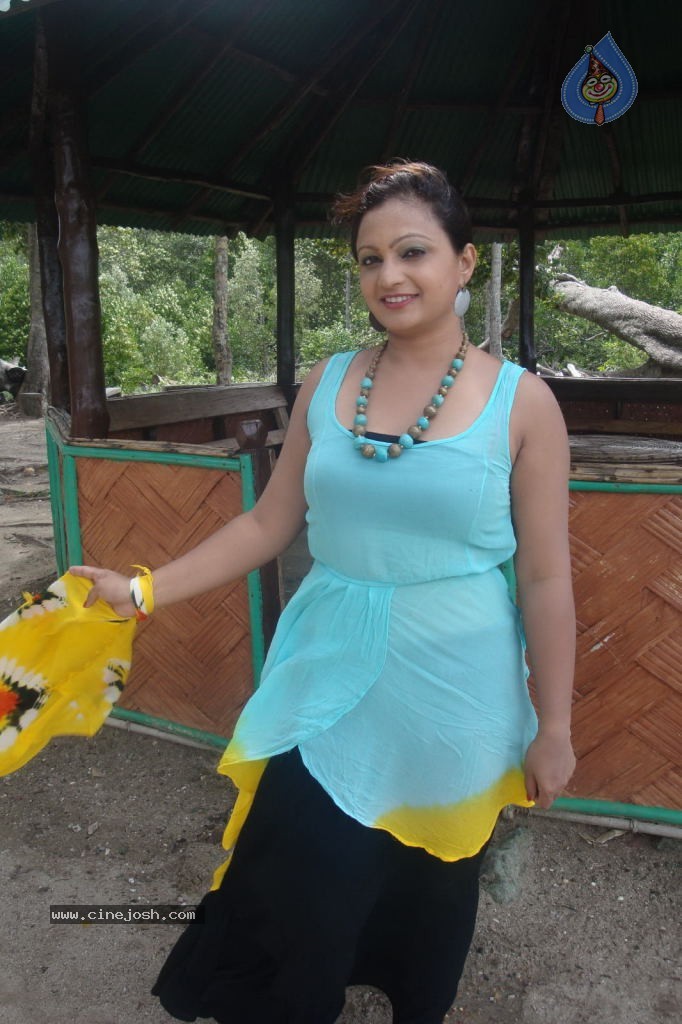 What Happen 6 to 6 Movie Stills - 1 / 82 photos