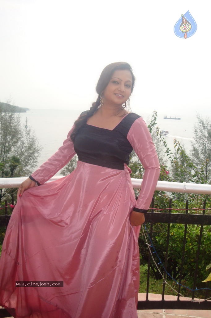 What Happen 6 to 6 Movie Stills - 76 / 82 photos