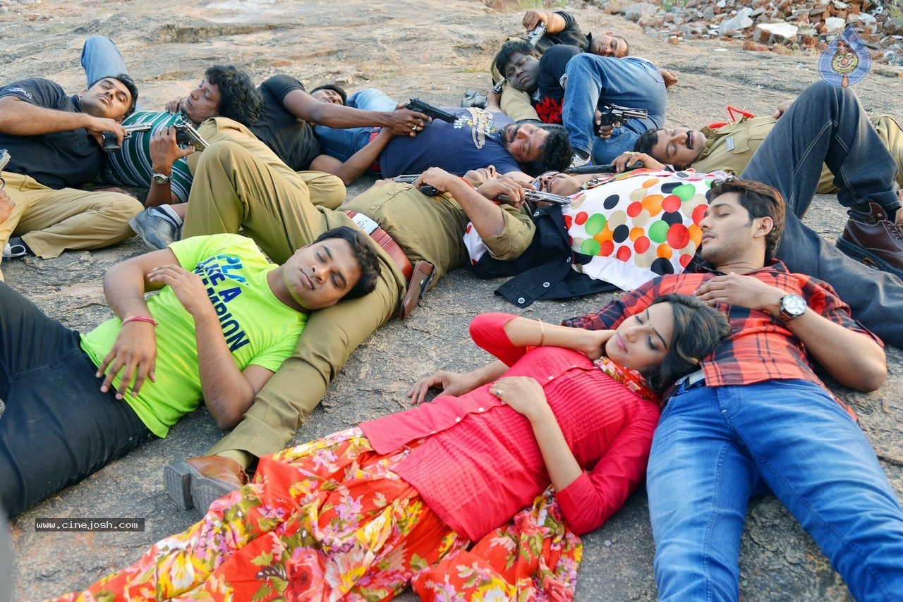 Where is Vidya Balan Movie Photos - 22 / 34 photos