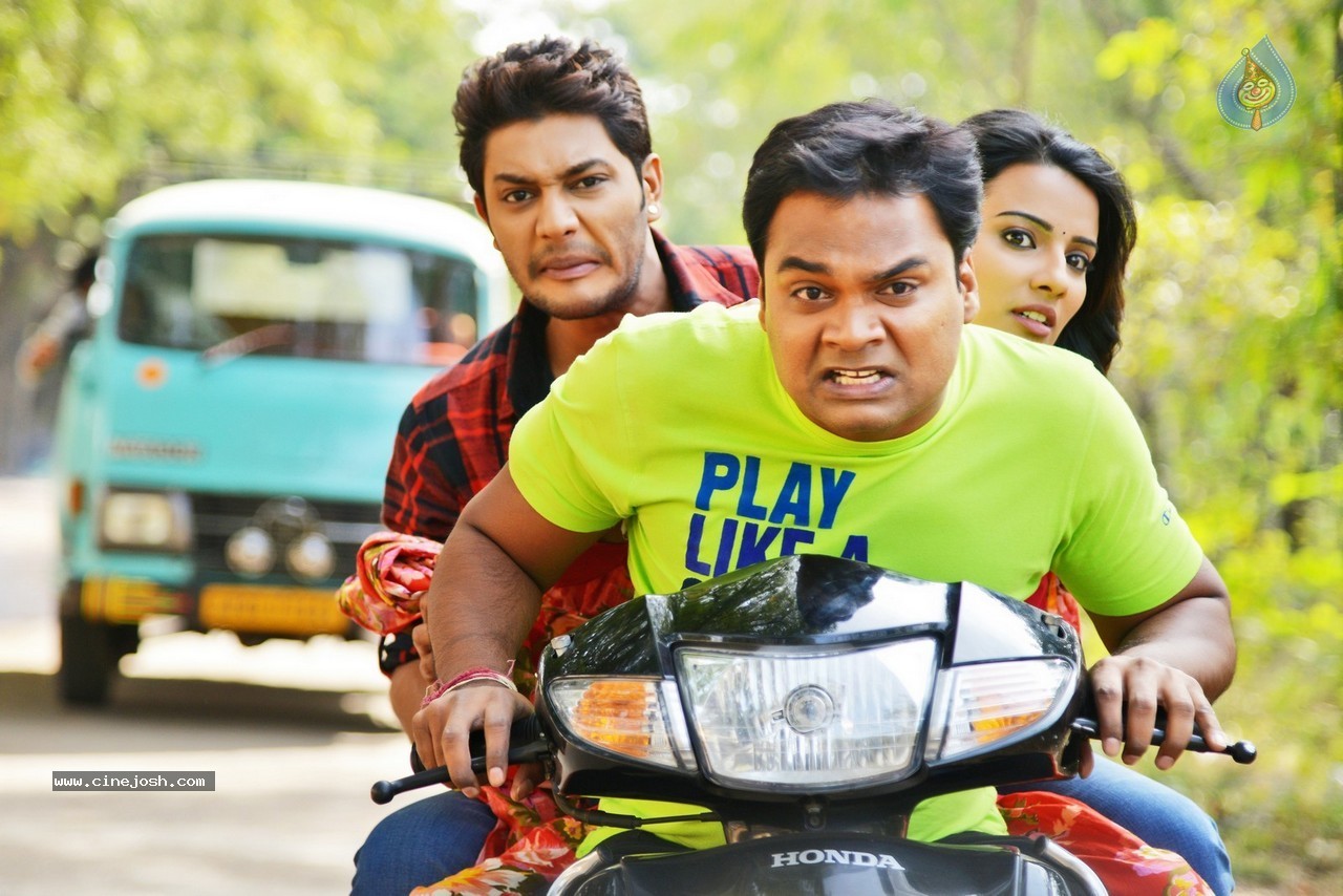 Where is Vidyabalan Gallery - 26 / 30 photos