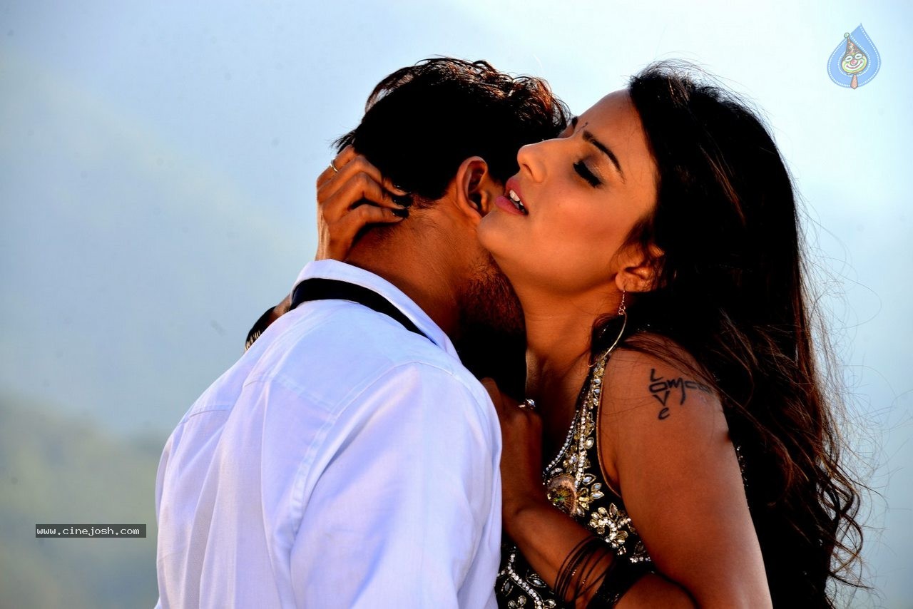 Where is Vidyabalan Movie Gallery - 29 / 109 photos