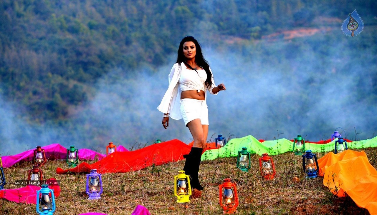 Where is Vidyabalan Movie Gallery - 30 / 109 photos