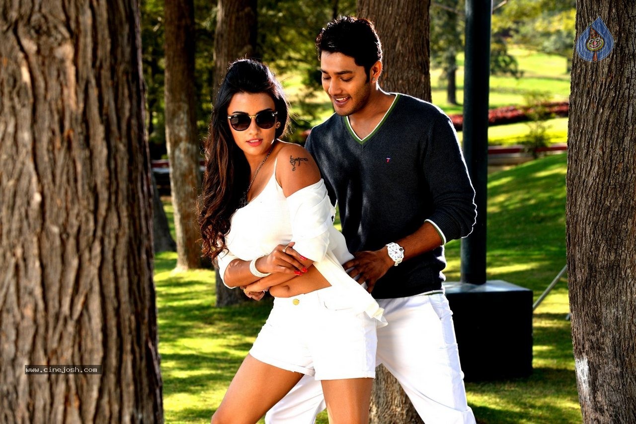 Where is Vidyabalan Movie Gallery - 54 / 109 photos