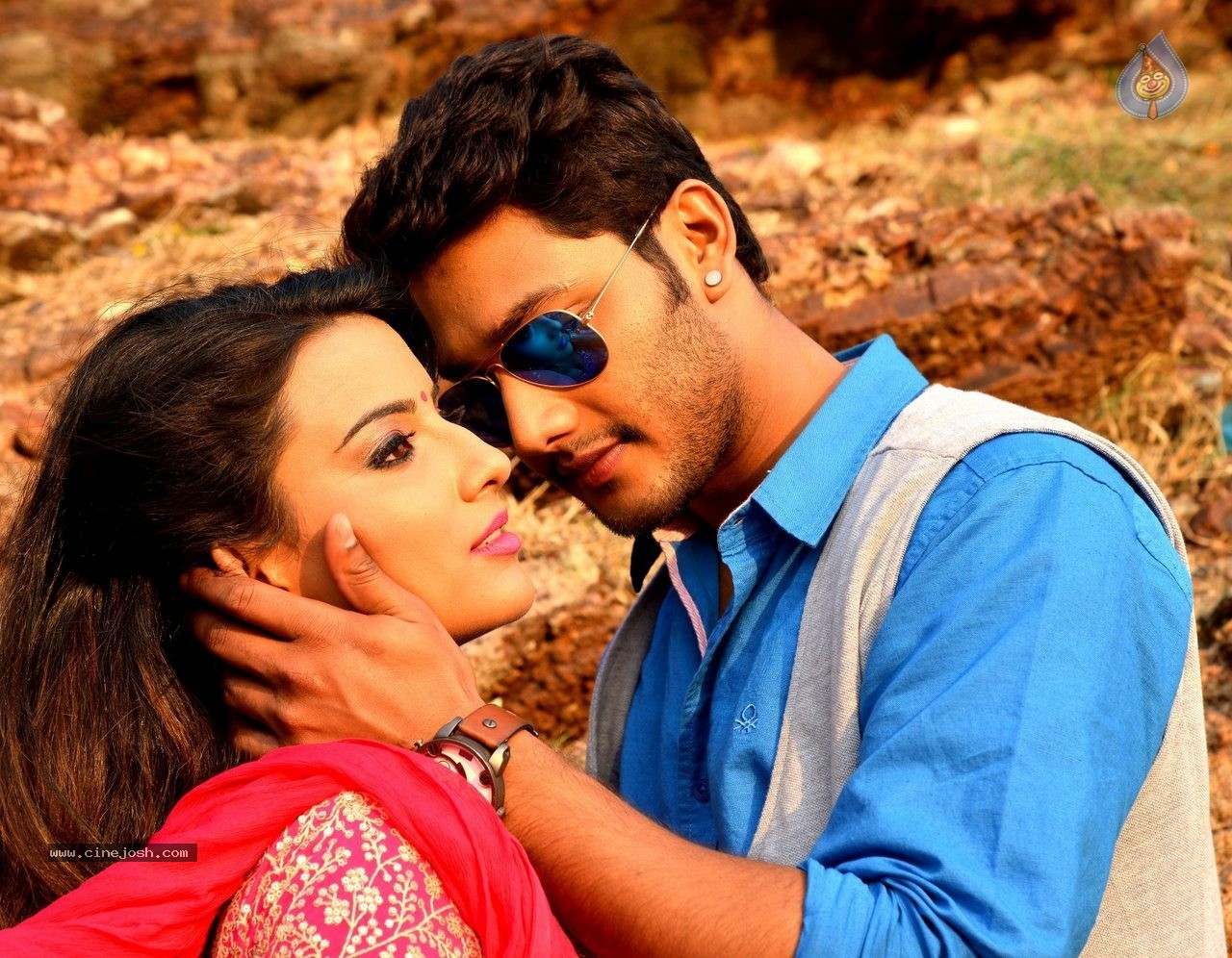 Where is Vidyabalan Movie Gallery - 104 / 109 photos