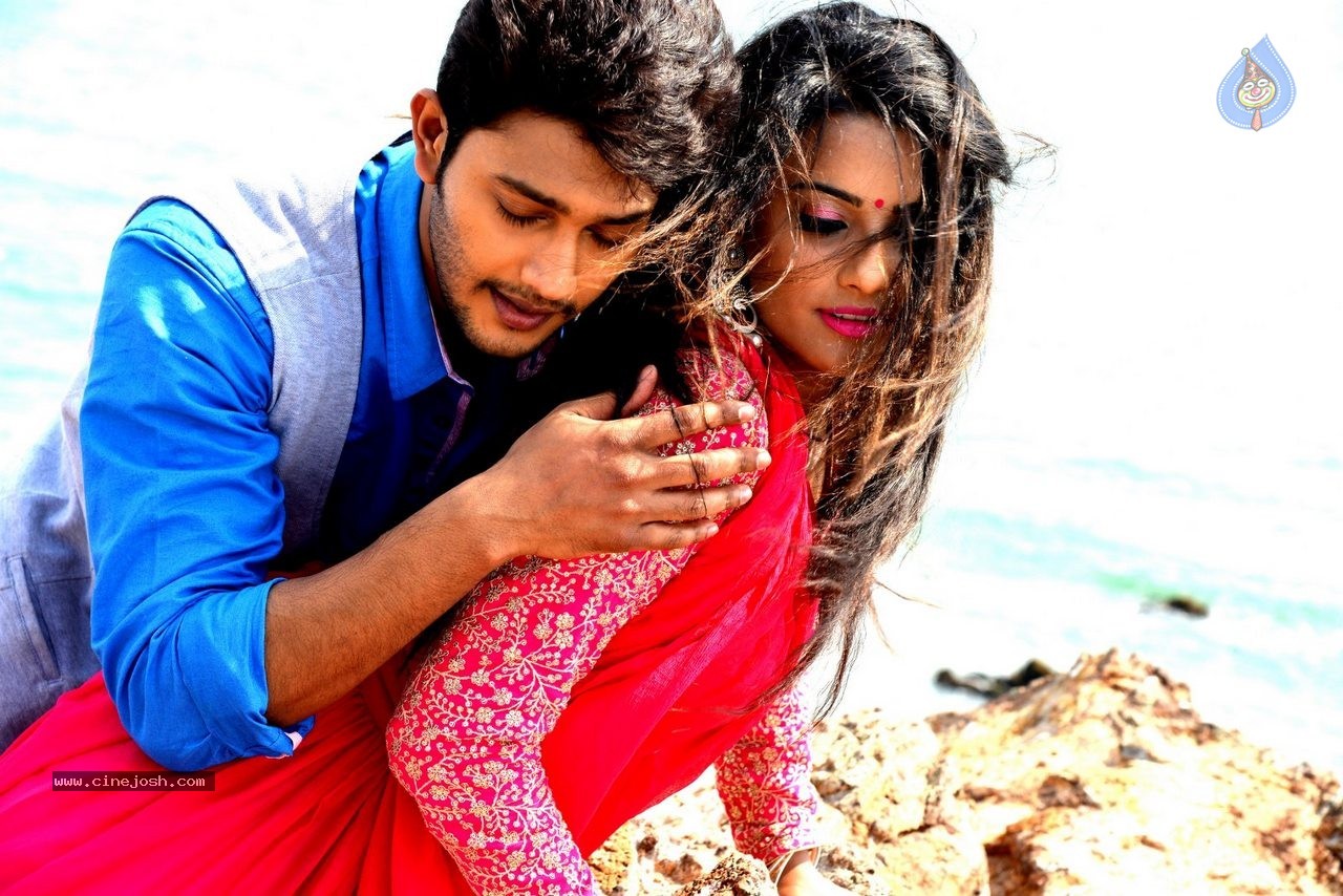 Where is Vidyabalan Movie Gallery - 106 / 109 photos