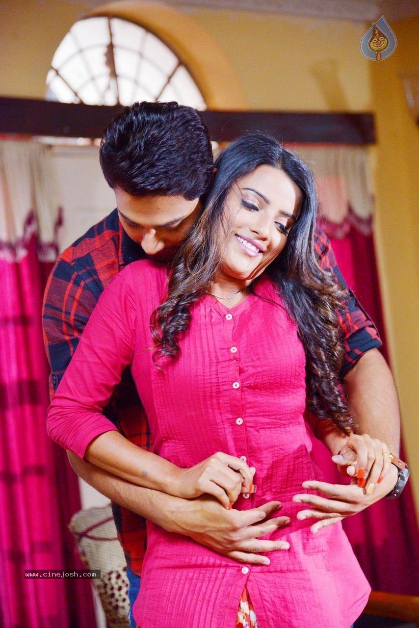 Where is Vidyabalan New Stills - 14 / 15 photos