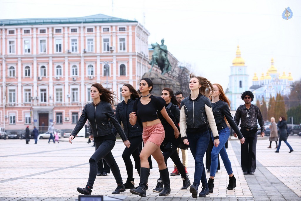 Winner Release Date Posters and New Photos - 10 / 12 photos