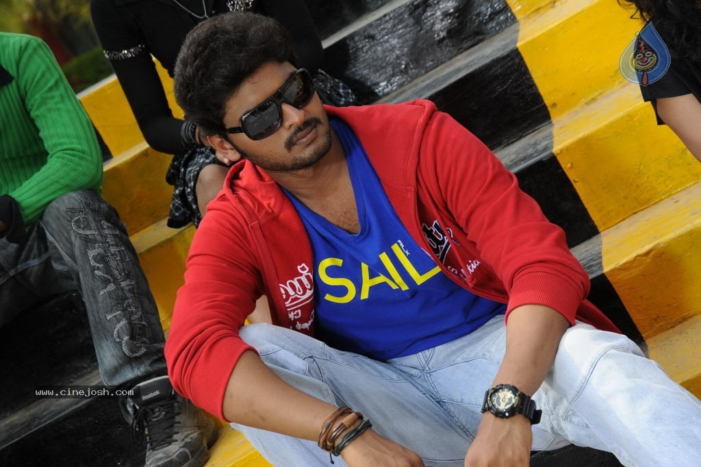 Writer Movie Stills - 5 / 22 photos