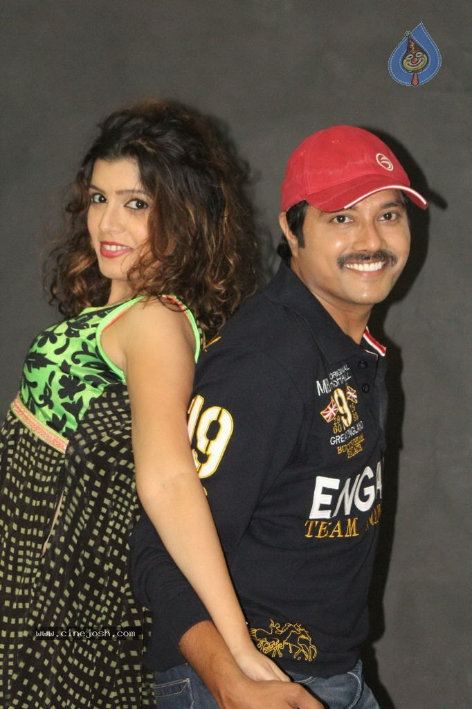 X Girl Friend Stills n Walls - 43 / 76 photos