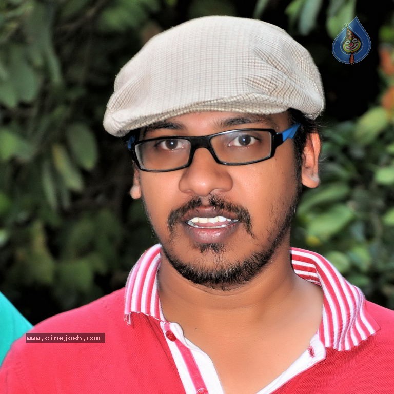 X Girl Friend Stills n Walls - 58 / 76 photos