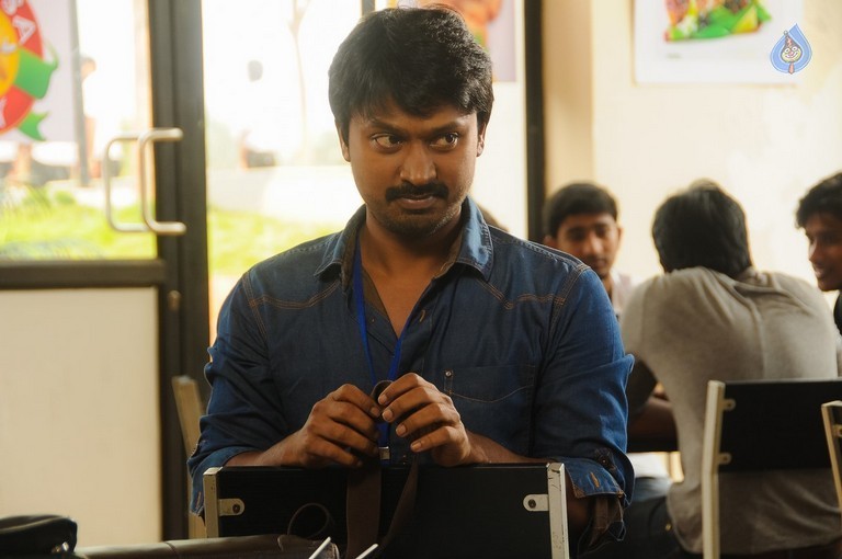 Yaakkai Tamil Movie Photos - 15 / 63 photos