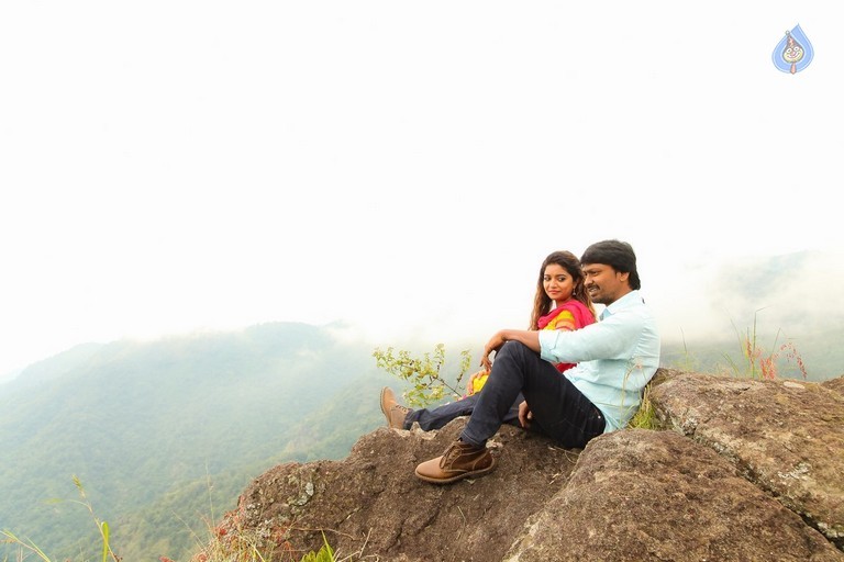 Yaakkai Tamil Movie Photos - 23 / 63 photos