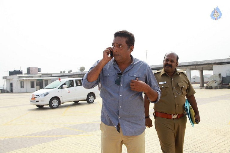 Yaakkai Tamil Movie Photos - 32 / 63 photos