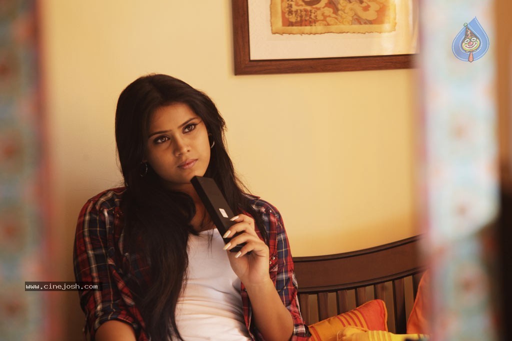 Yaan Tamil Movie New Stills - 8 / 31 photos