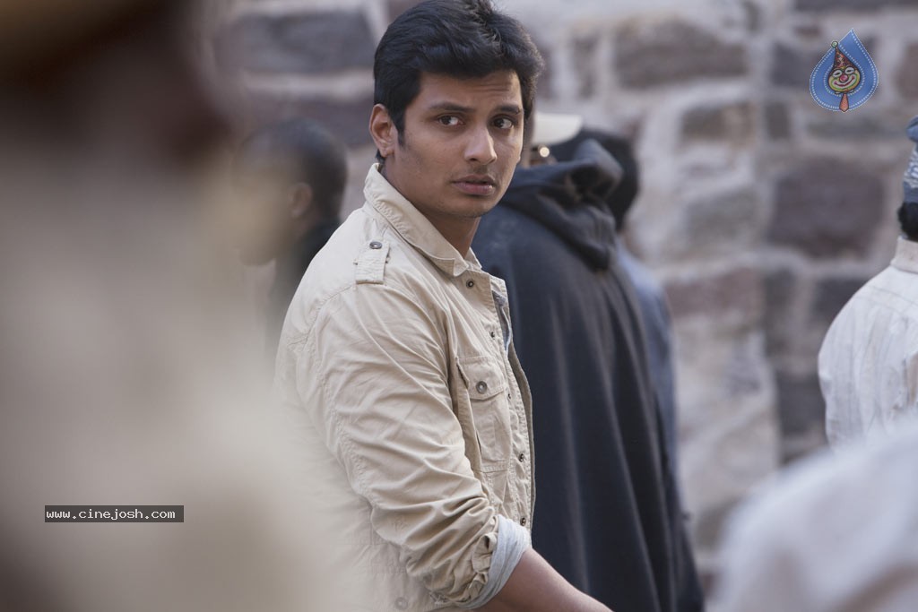 Yaan Tamil Movie New Stills - 13 / 31 photos