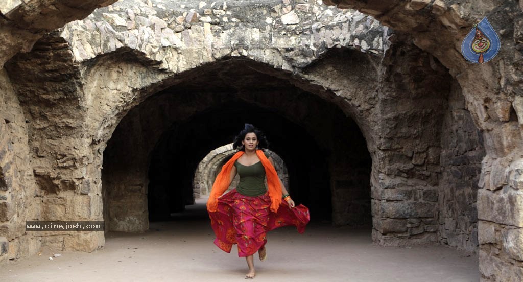 Yaan Tamil Movie New Stills - 20 / 31 photos