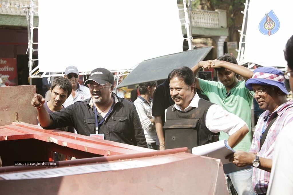 Yaan Tamil Movie Stills - 21 / 46 photos