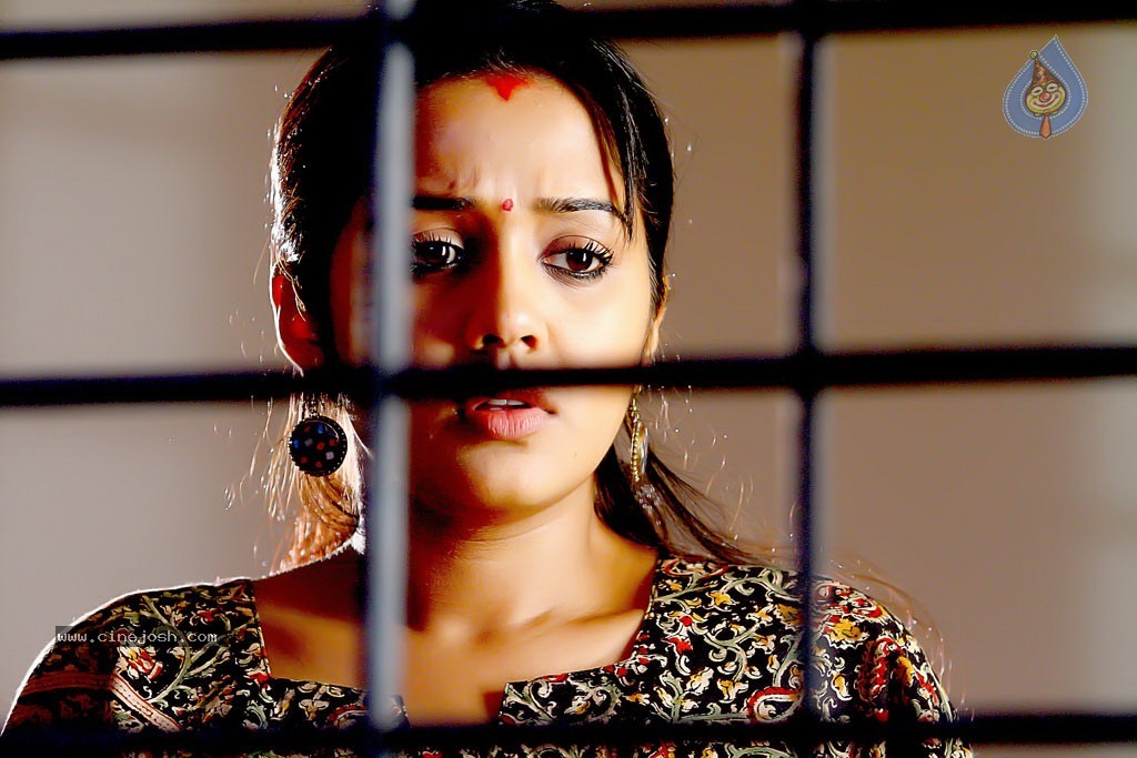 Yaar Ival Tamil Movie Stills - 24 / 27 photos