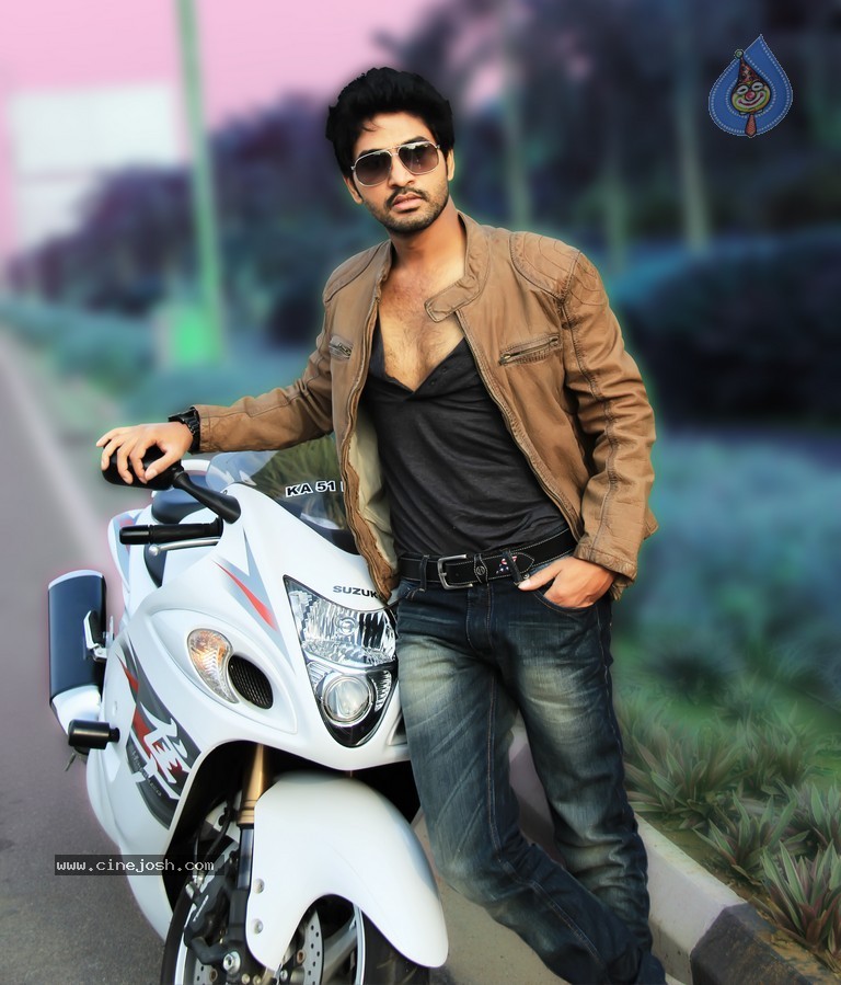 Yamaleela 2 Hero KV Satish Bday Walls - 3 / 4 photos