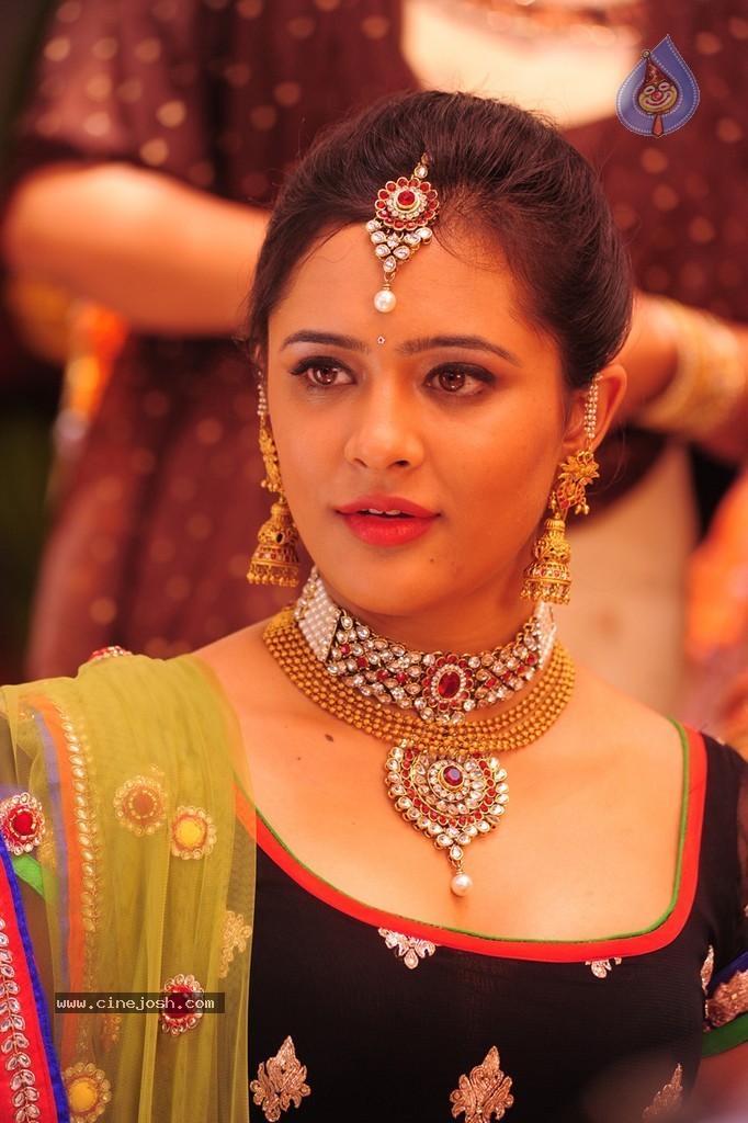 Yamaleela 2 Movie New Pics - 27 / 35 photos