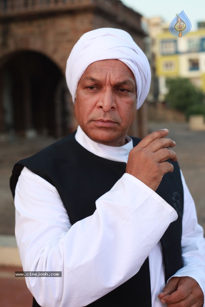 Yamini Chandrasekhar Movie New Stills - 30 / 60 photos