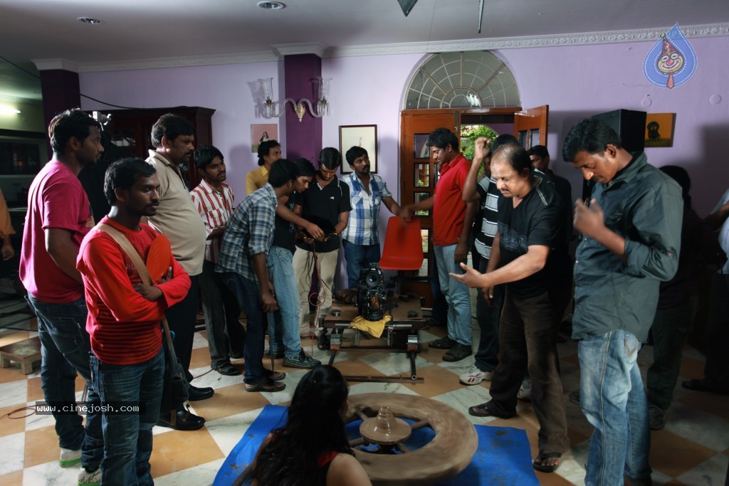 Yamini Chandrasekhar Movie New Stills - 44 / 60 photos