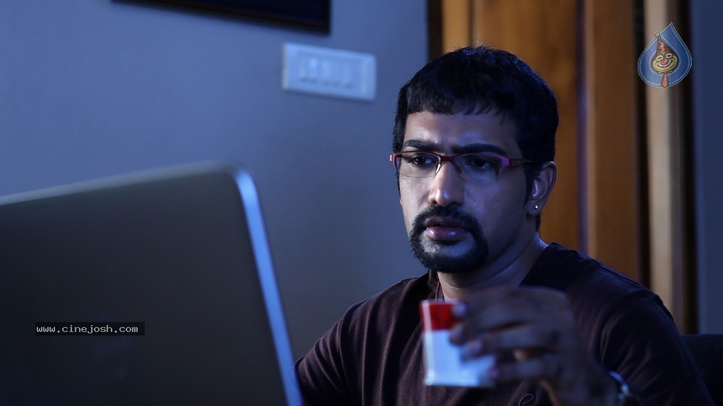 Yamini Chandrasekhar Movie Stills - 67 / 97 photos