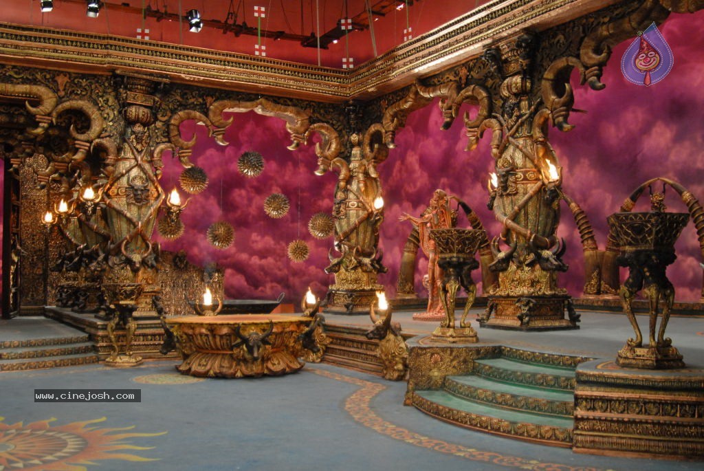 Yamudiki Mogudu Movie Gallery - 25 / 65 photos