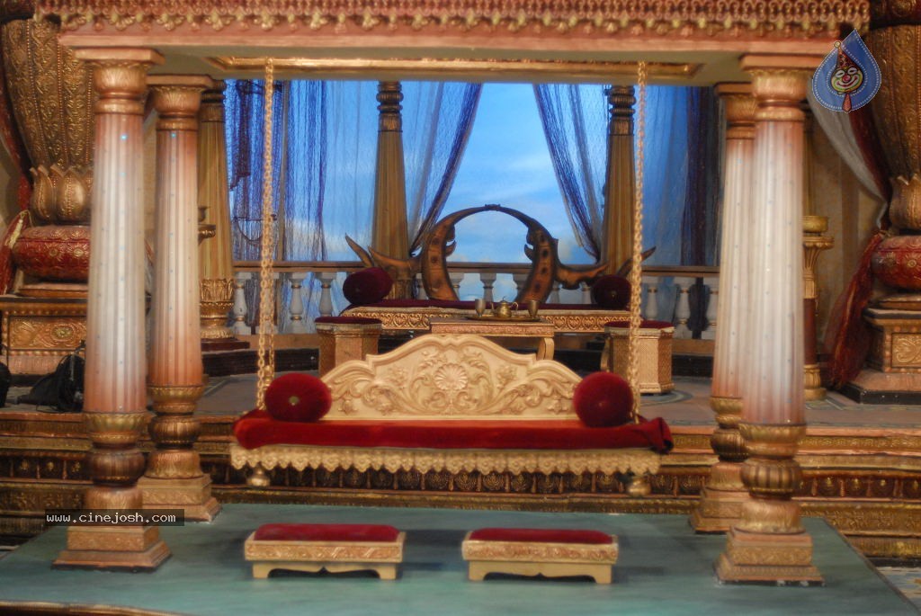 Yamudiki Mogudu Movie Gallery - 53 / 65 photos