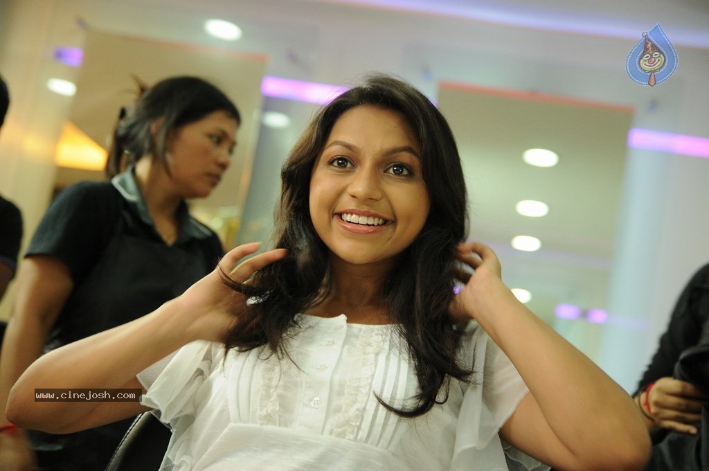 Yamuna Tamil Movie Stills - 7 / 75 photos