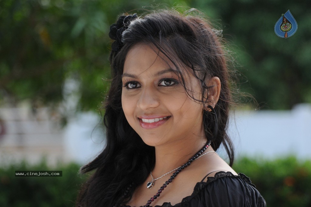 Yamuna Tamil Movie Stills - 23 / 75 photos