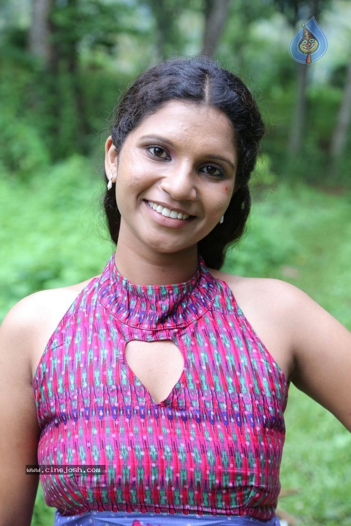 Yaro Oruvan Tamil Movie Stills - 22 / 43 photos