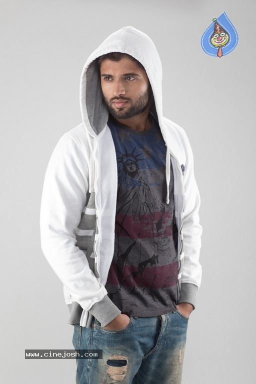 Ye Mantram Vesave Movie Stills - 6 / 21 photos