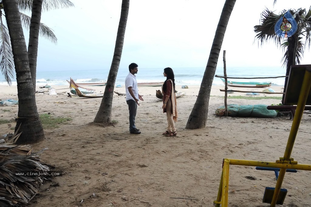 Yeto Vellipoyindi Manasu New Photos - 3 / 15 photos