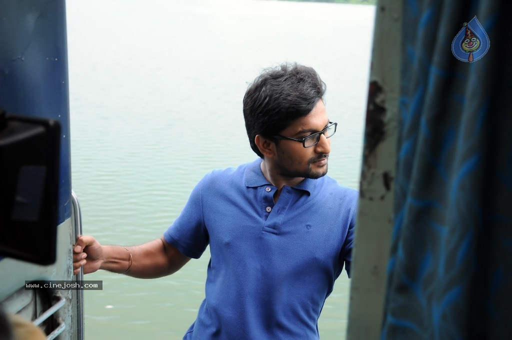 Yeto Vellipoyindi Manasu New Photos - 15 / 15 photos